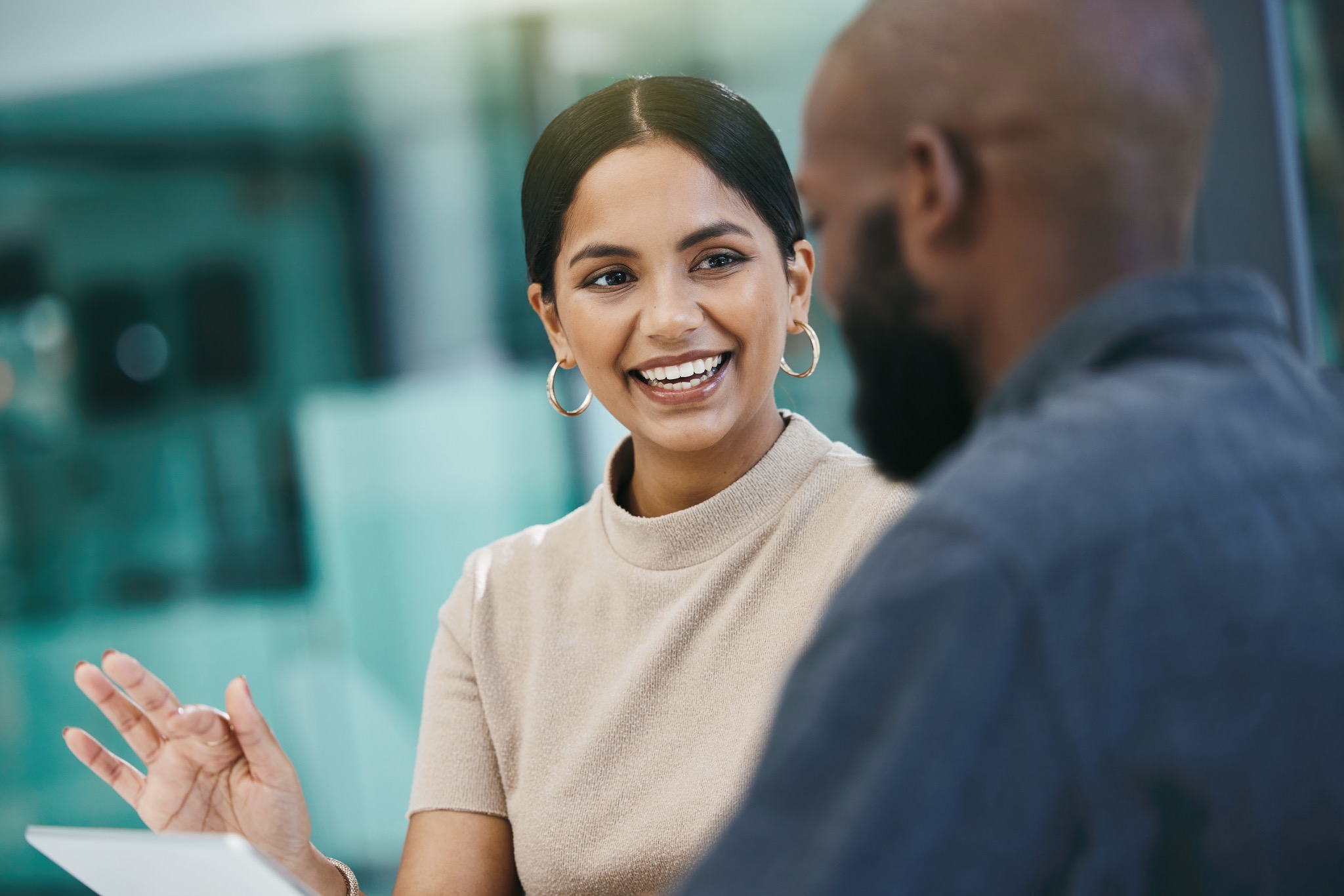 Employee relations consultation between workplace professionals